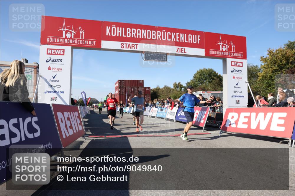 03.10.2025 - Köhlbrandbrückenlauf Lena Gebhardt http://msf.ph/oto/9049840 03.10.2025 13:05:17 Ziel 4098, 4256, 4272, 4344, 4390, 4490, 4496, 4585, 4877, 5637, 5969, 6041, 6044, 6081 meine-sportfotos.de