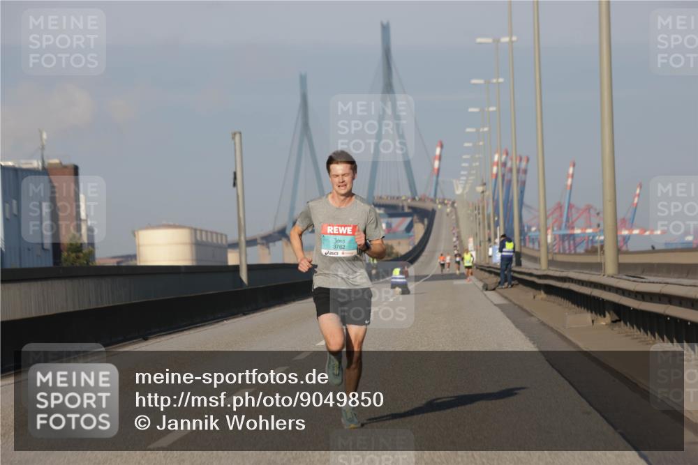 03.10.2025 - Köhlbrandbrückenlauf Jannik Wohlers http://msf.ph/oto/9049850 03.10.2025 09:35:03 Position 3 3782 meine-sportfotos.de