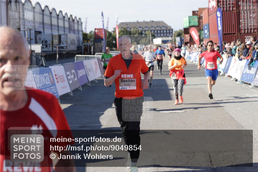 03.10.2025 - Köhlbrandbrückenlauf Jannik Wohlers http://msf.ph/oto/9049854 03.10.2025 13:07:55 Ziel 4159, 4184, 4310, 4382, 4395, 4639, 5959, 5993, 6022, 6120, 6163, 6244, 6285, 6348, 6384, 6409, 6651, 6696, 6821 meine-sportfotos.de
