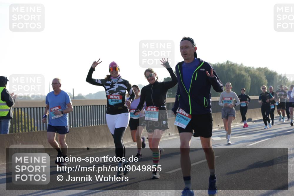 03.10.2025 - Köhlbrandbrückenlauf Jannik Wohlers http://msf.ph/oto/9049855 03.10.2025 09:18:34 Position 3 1521, 1636, 1307 meine-sportfotos.de