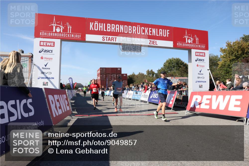 03.10.2025 - Köhlbrandbrückenlauf Lena Gebhardt http://msf.ph/oto/9049857 03.10.2025 13:05:17 Ziel 4098, 4256, 4272, 4344, 4390, 4490, 4496, 4585, 4877, 5637, 5969, 6041, 6044, 6081 meine-sportfotos.de
