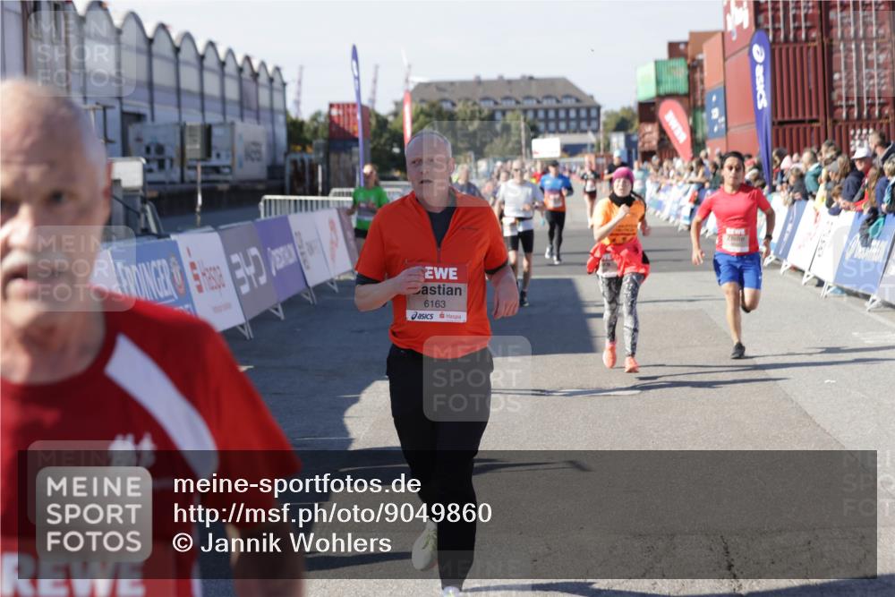 03.10.2025 - Köhlbrandbrückenlauf Jannik Wohlers http://msf.ph/oto/9049860 03.10.2025 13:07:55 Ziel 4159, 4184, 4310, 4382, 4395, 4639, 5959, 5993, 6022, 6120, 6163, 6244, 6285, 6348, 6384, 6409, 6651, 6696, 6821 meine-sportfotos.de
