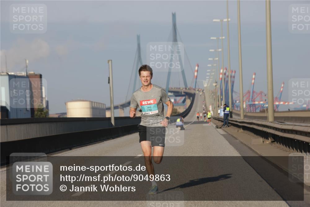 03.10.2025 - Köhlbrandbrückenlauf Jannik Wohlers http://msf.ph/oto/9049863 03.10.2025 09:35:03 Position 3 3782 meine-sportfotos.de