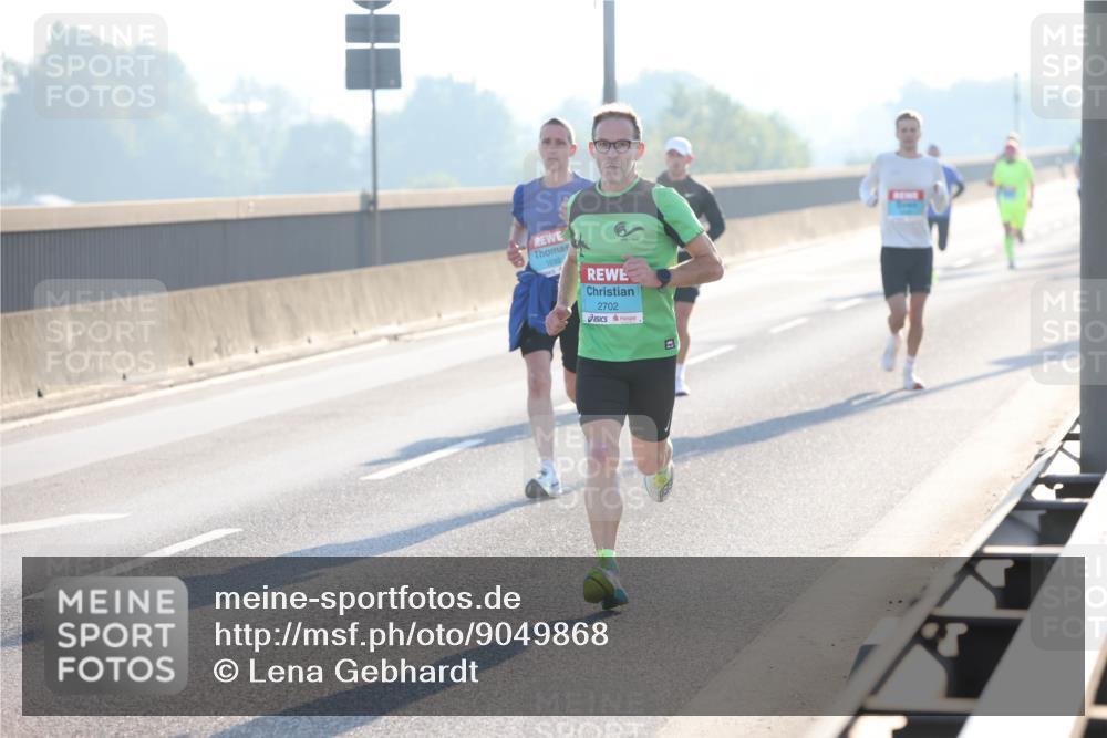 03.10.2025 - Köhlbrandbrückenlauf Lena Gebhardt http://msf.ph/oto/9049868 03.10.2025 09:13:19 Position 1 2702 meine-sportfotos.de