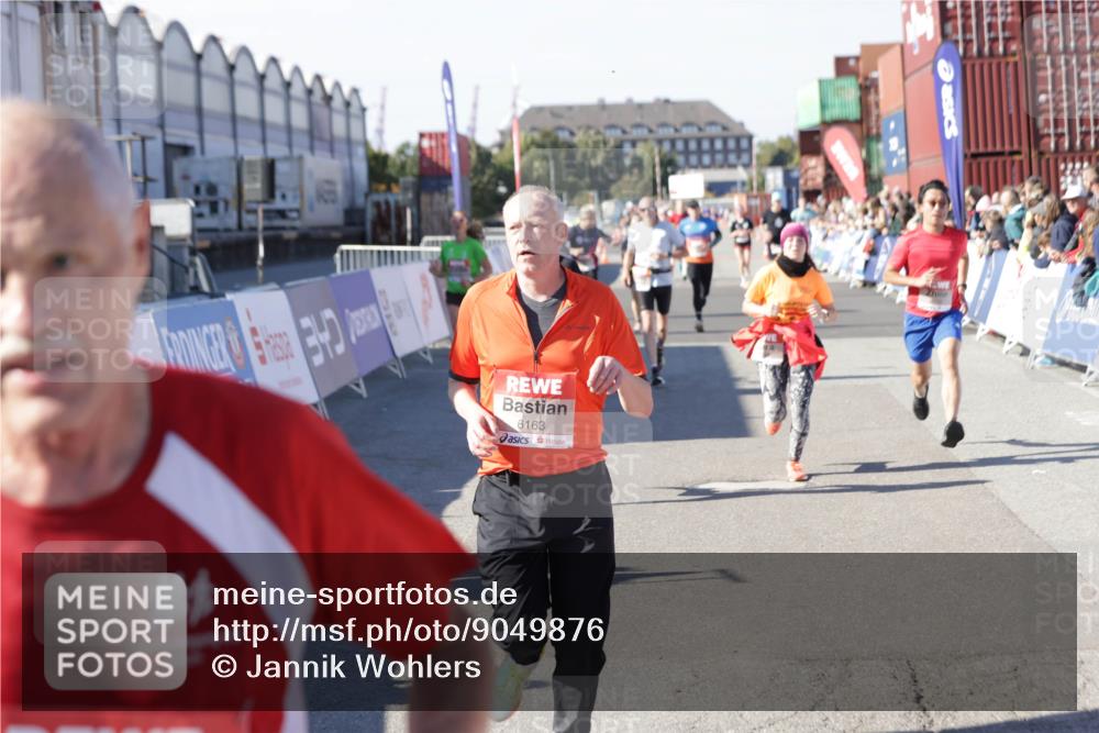 03.10.2025 - Köhlbrandbrückenlauf Jannik Wohlers http://msf.ph/oto/9049876 03.10.2025 13:07:55 Ziel 4159, 4184, 4310, 4382, 4395, 4639, 5959, 5993, 6022, 6120, 6163, 6244, 6285, 6348, 6384, 6409, 6651, 6696, 6821 meine-sportfotos.de