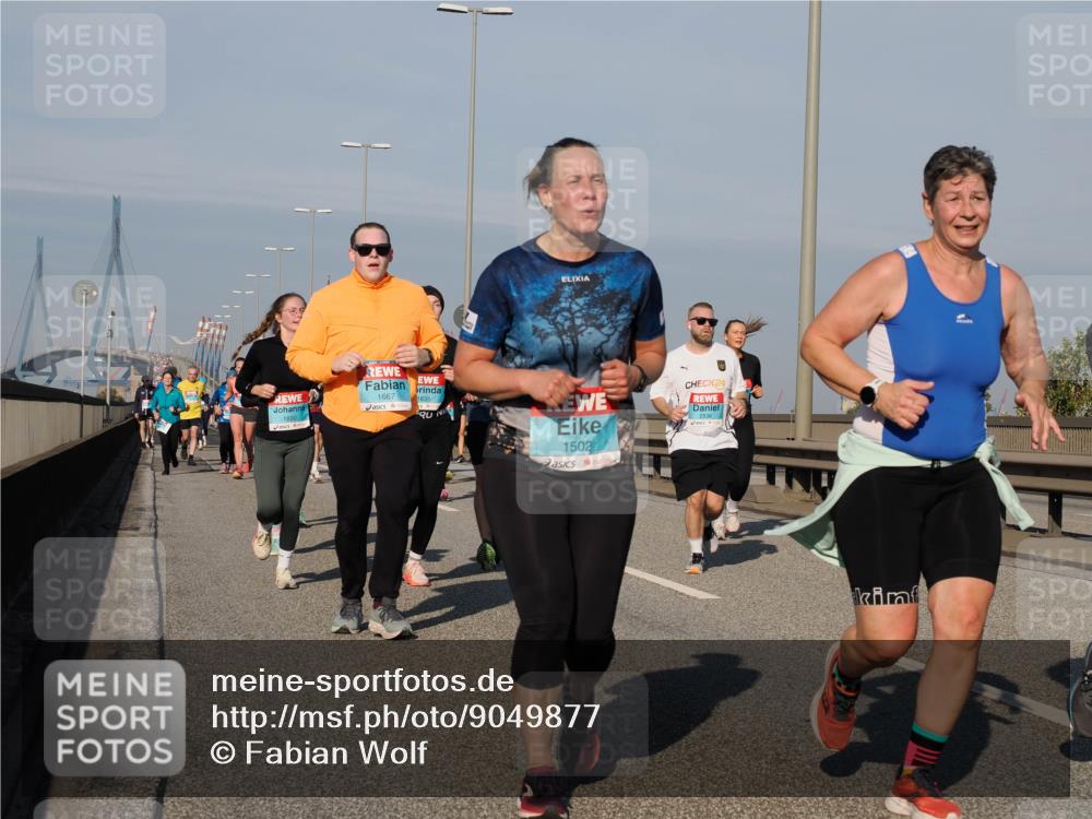 03.10.2025 - Köhlbrandbrückenlauf Fabian Wolf http://msf.ph/oto/9049877 03.10.2025 10:01:09 Position 3 1850, 1667, 1835, 1502, 24, 2836 meine-sportfotos.de