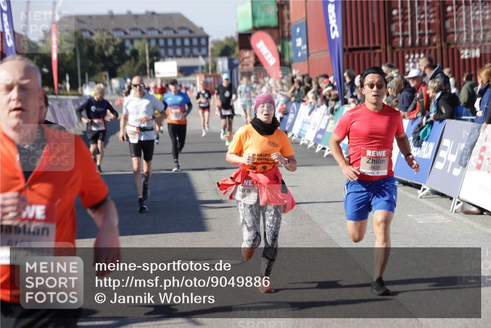 03.10.2025 - Köhlbrandbrückenlauf Jannik Wohlers http://msf.ph/oto/9049886 03.10.2025 13:07:56 Ziel 4159, 4184, 4310, 4382, 4395, 4639, 5959, 5993, 6022, 6120, 6163, 6244, 6285, 6348, 6384, 6409, 6651, 6696, 6821 meine-sportfotos.de
