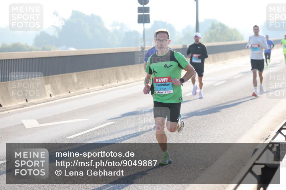 03.10.2025 - Köhlbrandbrückenlauf Lena Gebhardt http://msf.ph/oto/9049887 03.10.2025 09:13:20 Position 1 2702 meine-sportfotos.de