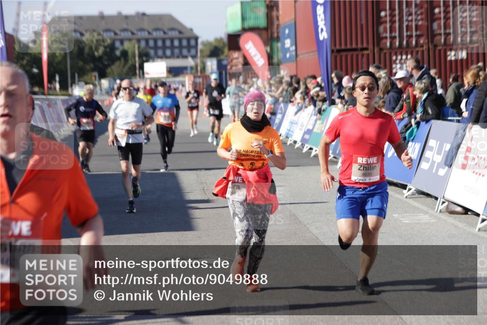 03.10.2025 - Köhlbrandbrückenlauf Jannik Wohlers http://msf.ph/oto/9049888 03.10.2025 13:07:56 Ziel 4159, 4184, 4310, 4382, 4395, 4639, 5959, 5993, 6022, 6120, 6163, 6244, 6285, 6348, 6384, 6409, 6651, 6696, 6821 meine-sportfotos.de