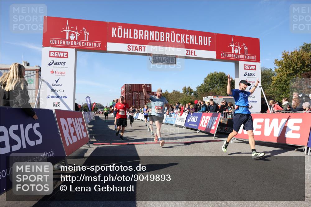 03.10.2025 - Köhlbrandbrückenlauf Lena Gebhardt http://msf.ph/oto/9049893 03.10.2025 13:05:17 Ziel 4098, 4256, 4272, 4344, 4390, 4490, 4496, 4585, 4877, 5637, 5969, 6041, 6044, 6081 meine-sportfotos.de