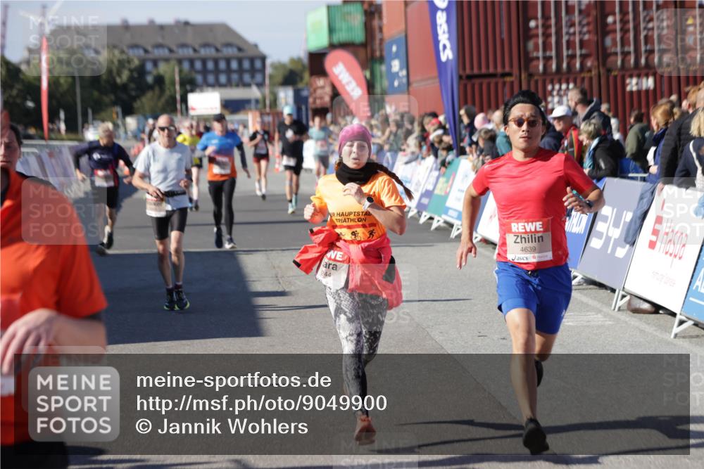 03.10.2025 - Köhlbrandbrückenlauf Jannik Wohlers http://msf.ph/oto/9049900 03.10.2025 13:07:56 Ziel 4159, 4184, 4310, 4382, 4395, 4639, 5959, 5993, 6022, 6120, 6163, 6244, 6285, 6348, 6384, 6409, 6651, 6696, 6821 meine-sportfotos.de