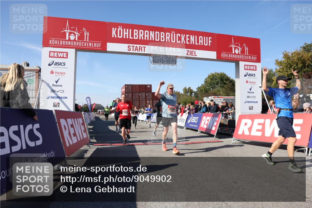 03.10.2025 - Köhlbrandbrückenlauf Lena Gebhardt http://msf.ph/oto/9049902 03.10.2025 13:05:17 Ziel 4098, 4256, 4272, 4344, 4390, 4490, 4496, 4585, 4877, 5637, 5969, 6041, 6044, 6081 meine-sportfotos.de