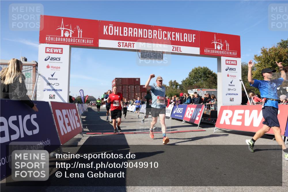 03.10.2025 - Köhlbrandbrückenlauf Lena Gebhardt http://msf.ph/oto/9049910 03.10.2025 13:05:17 Ziel 4098, 4256, 4272, 4344, 4390, 4490, 4496, 4585, 4877, 5637, 5969, 6041, 6044, 6081 meine-sportfotos.de