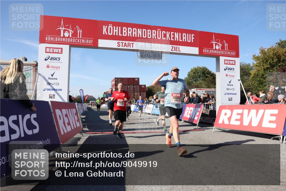03.10.2025 - Köhlbrandbrückenlauf Lena Gebhardt http://msf.ph/oto/9049919 03.10.2025 13:05:18 Ziel 4272, 4344, 4390, 4490, 4496, 4585, 4877, 5637, 5969, 6041, 6044, 6081 meine-sportfotos.de