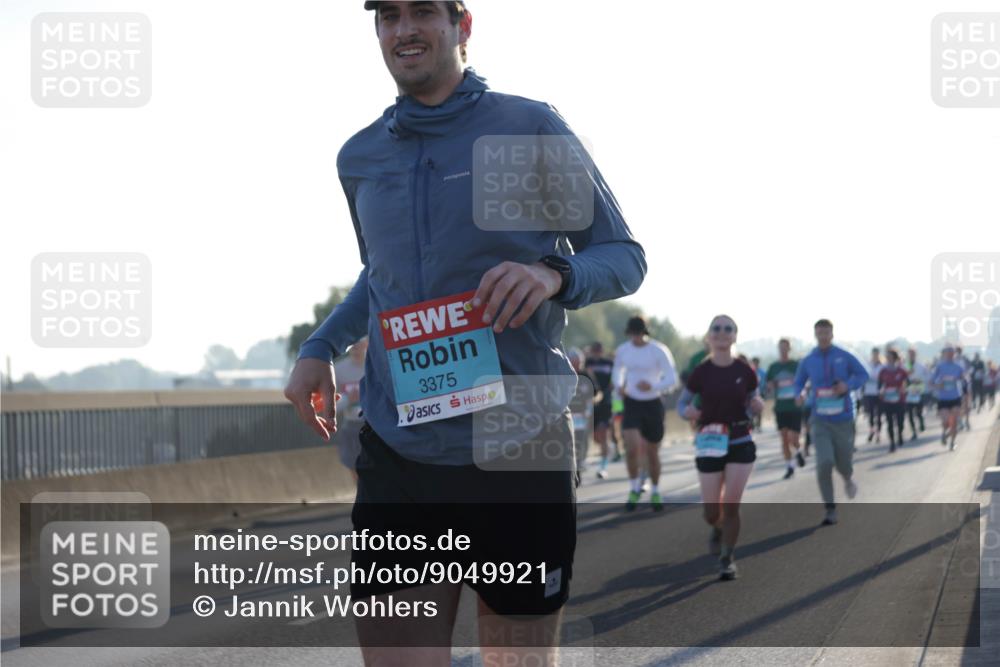 03.10.2025 - Köhlbrandbrückenlauf Jannik Wohlers http://msf.ph/oto/9049921 03.10.2025 09:18:35 Position 3 3375 meine-sportfotos.de
