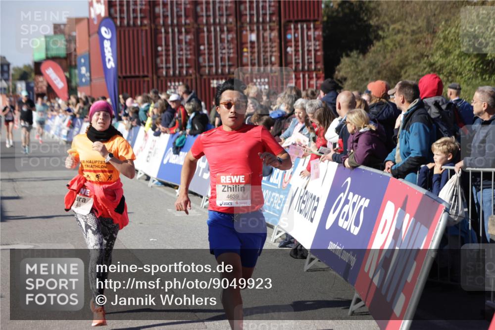 03.10.2025 - Köhlbrandbrückenlauf Jannik Wohlers http://msf.ph/oto/9049923 03.10.2025 13:07:56 Ziel 4159, 4184, 4310, 4382, 4395, 4639, 5959, 5993, 6022, 6120, 6163, 6244, 6285, 6348, 6384, 6409, 6651, 6696, 6821 meine-sportfotos.de