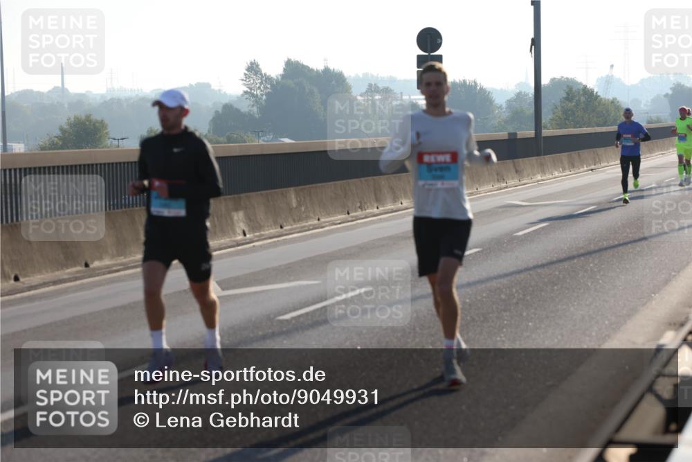 03.10.2025 - Köhlbrandbrückenlauf Lena Gebhardt http://msf.ph/oto/9049931 03.10.2025 09:13:24 Position 1  meine-sportfotos.de