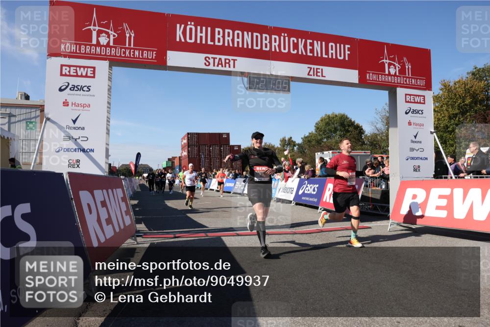 03.10.2025 - Köhlbrandbrückenlauf Lena Gebhardt http://msf.ph/oto/9049937 03.10.2025 13:21:06 Ziel 4393, 4680, 4749, 5130, 5156, 5169, 5265, 5363, 5377, 5501, 5618, 5746, 5878, 5882, 5883, 6282, 6296, 6645, 6646, 6648, 6650, 6756, 6780 meine-sportfotos.de