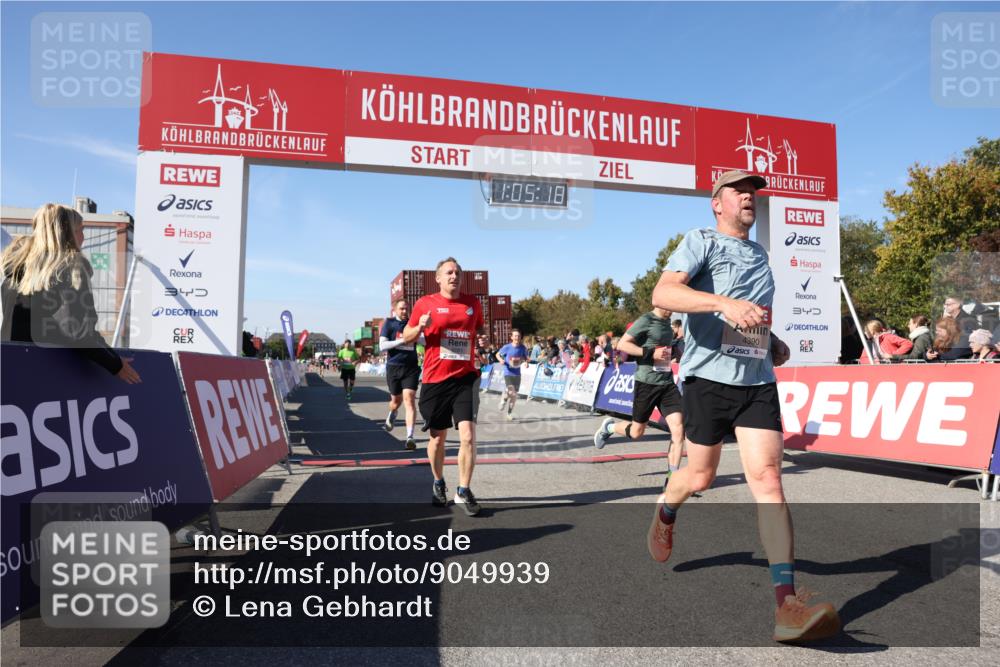 03.10.2025 - Köhlbrandbrückenlauf Lena Gebhardt http://msf.ph/oto/9049939 03.10.2025 13:05:18 Ziel 4272, 4344, 4390, 4490, 4496, 4585, 4877, 5637, 5969, 6041, 6044, 6081 meine-sportfotos.de