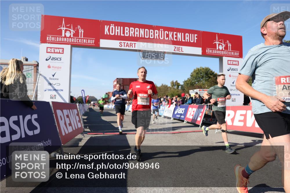03.10.2025 - Köhlbrandbrückenlauf Lena Gebhardt http://msf.ph/oto/9049946 03.10.2025 13:05:19 Ziel 4272, 4344, 4390, 4490, 4496, 4585, 4877, 5637, 5969, 6041, 6044, 6081 meine-sportfotos.de