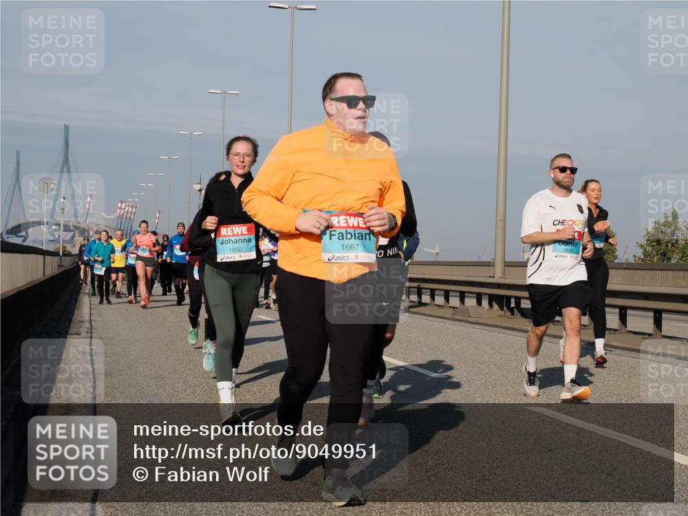03.10.2025 - Köhlbrandbrückenlauf Fabian Wolf http://msf.ph/oto/9049951 03.10.2025 10:01:11 Position 3 1850, 1667, 24, 2836 meine-sportfotos.de