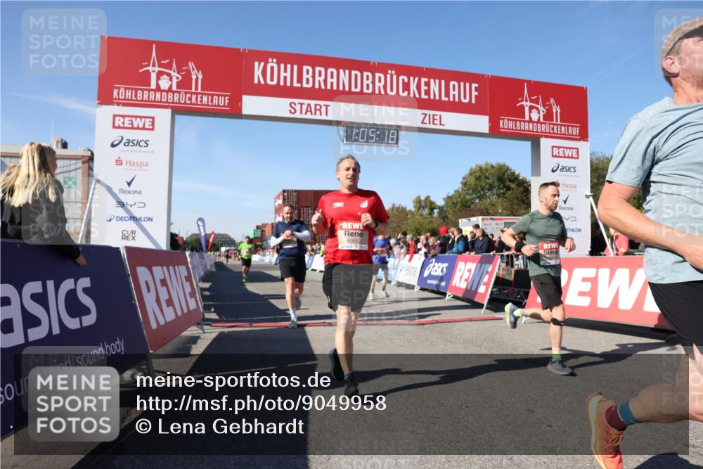 03.10.2025 - Köhlbrandbrückenlauf Lena Gebhardt http://msf.ph/oto/9049958 03.10.2025 13:05:19 Ziel 4272, 4344, 4390, 4490, 4496, 4585, 4877, 5637, 5969, 6041, 6044, 6081 meine-sportfotos.de