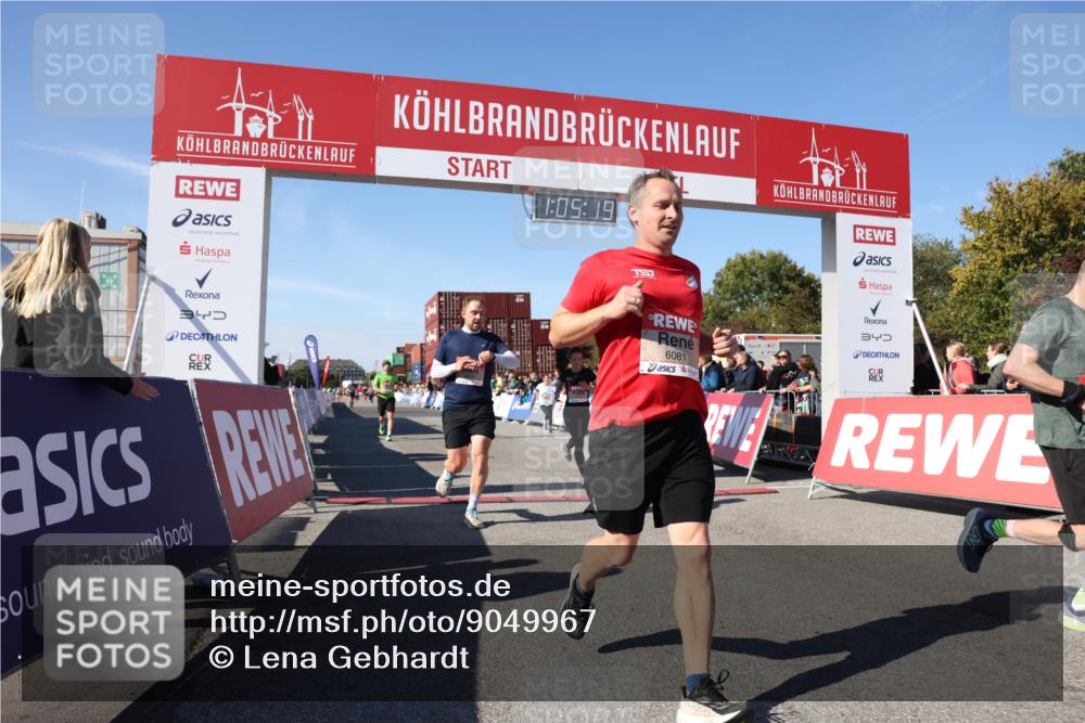 03.10.2025 - Köhlbrandbrückenlauf Lena Gebhardt http://msf.ph/oto/9049967 03.10.2025 13:05:19 Ziel 4272, 4344, 4390, 4490, 4496, 4585, 4877, 5637, 5969, 6041, 6044, 6081 meine-sportfotos.de