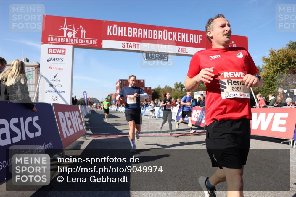 03.10.2025 - Köhlbrandbrückenlauf Lena Gebhardt http://msf.ph/oto/9049974 03.10.2025 13:05:19 Ziel 4272, 4344, 4390, 4490, 4496, 4585, 4877, 5637, 5969, 6041, 6044, 6081 meine-sportfotos.de