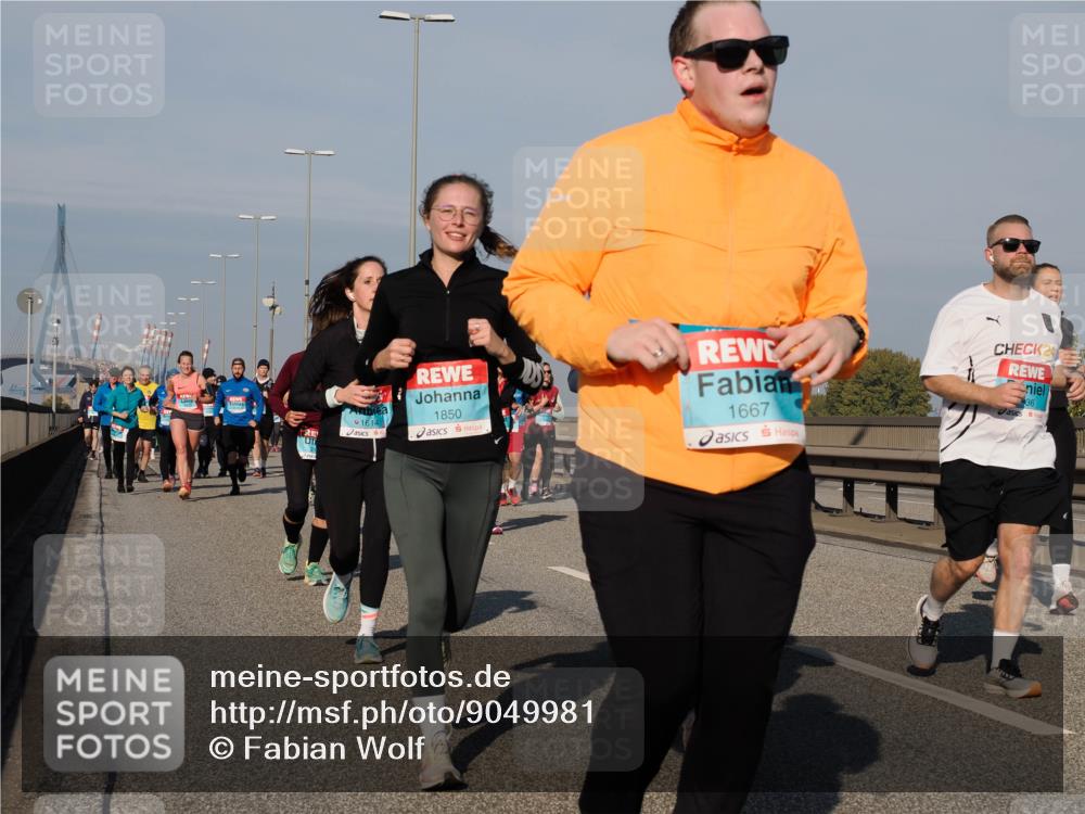 03.10.2025 - Köhlbrandbrückenlauf Fabian Wolf http://msf.ph/oto/9049981 03.10.2025 10:01:11 Position 3 1614, 1850, 1667, 24, 36 meine-sportfotos.de