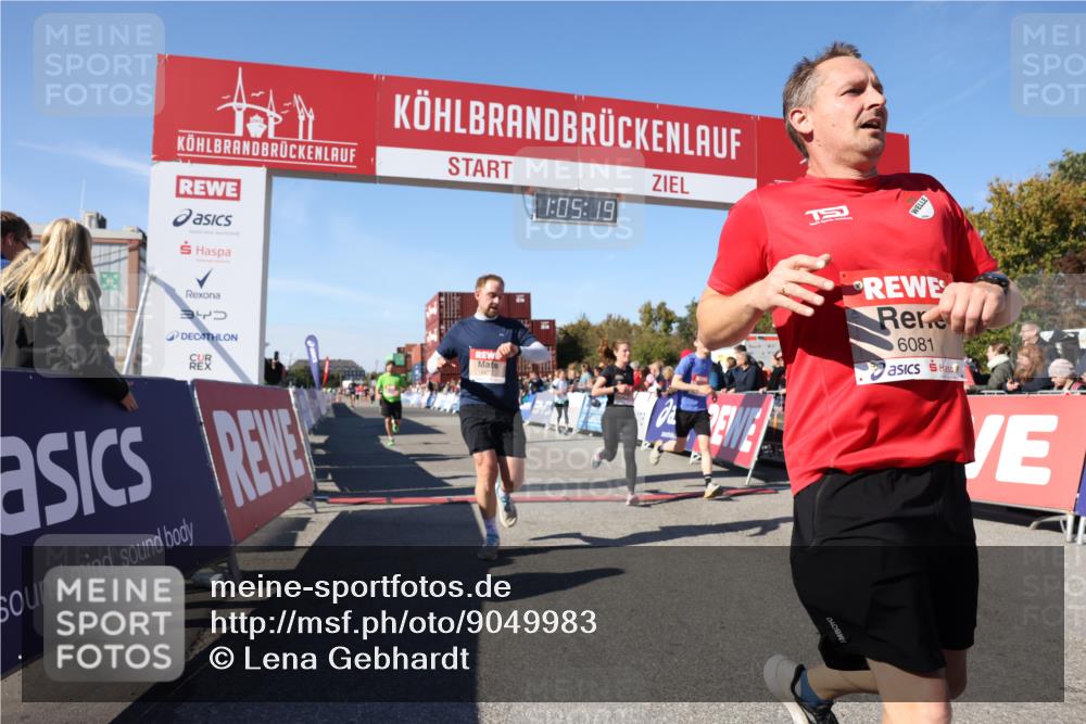 03.10.2025 - Köhlbrandbrückenlauf Lena Gebhardt http://msf.ph/oto/9049983 03.10.2025 13:05:20 Ziel 4272, 4344, 4390, 4490, 4496, 4584, 4585, 4877, 5637, 5969, 6041, 6044, 6081 meine-sportfotos.de