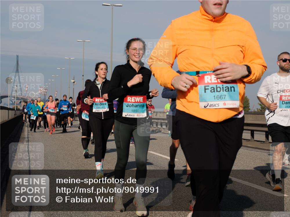 03.10.2025 - Köhlbrandbrückenlauf Fabian Wolf http://msf.ph/oto/9049991 03.10.2025 10:01:12 Position 3 1614, 1850, 1667, 2838 meine-sportfotos.de