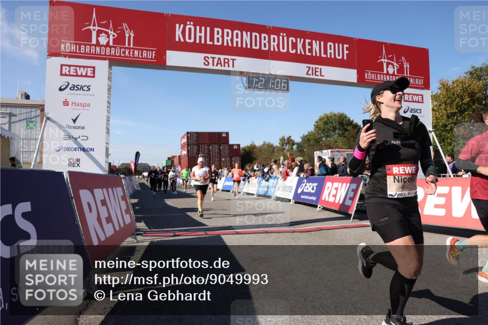 03.10.2025 - Köhlbrandbrückenlauf Lena Gebhardt http://msf.ph/oto/9049993 03.10.2025 13:21:07 Ziel 4393, 4680, 4749, 4846, 5130, 5156, 5265, 5363, 5377, 5450, 5501, 5618, 5746, 5878, 5882, 5883, 6262, 6282, 6296, 6602, 6645, 6646, 6648, 6650, 6756, 6780 meine-sportfotos.de