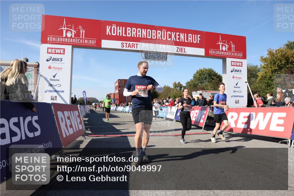 03.10.2025 - Köhlbrandbrückenlauf Lena Gebhardt http://msf.ph/oto/9049997 03.10.2025 13:05:20 Ziel 4272, 4344, 4390, 4490, 4496, 4584, 4585, 4877, 5637, 5969, 6041, 6044, 6081 meine-sportfotos.de
