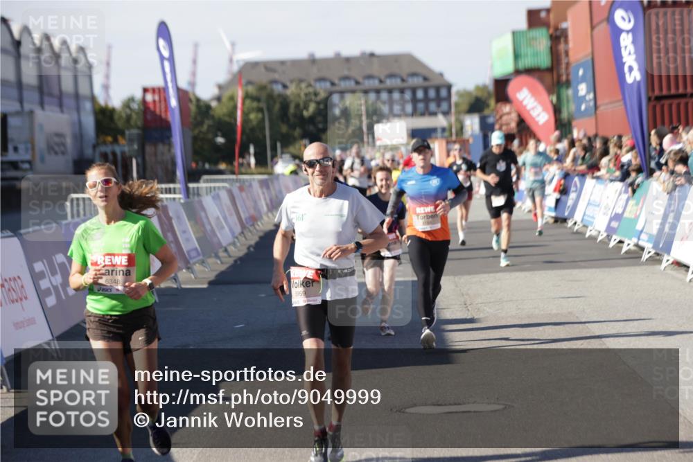 03.10.2025 - Köhlbrandbrückenlauf Jannik Wohlers http://msf.ph/oto/9049999 03.10.2025 13:07:58 Ziel 4184, 4310, 4357, 4382, 4395, 4639, 5959, 5993, 6022, 6120, 6163, 6244, 6285, 6348, 6409, 6651, 6696, 6821 meine-sportfotos.de
