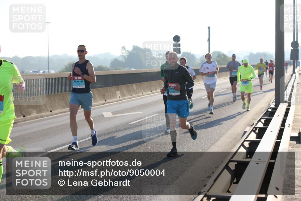 03.10.2025 - Köhlbrandbrückenlauf Lena Gebhardt http://msf.ph/oto/9050004 03.10.2025 09:13:33 Position 1 1017, 1026 meine-sportfotos.de