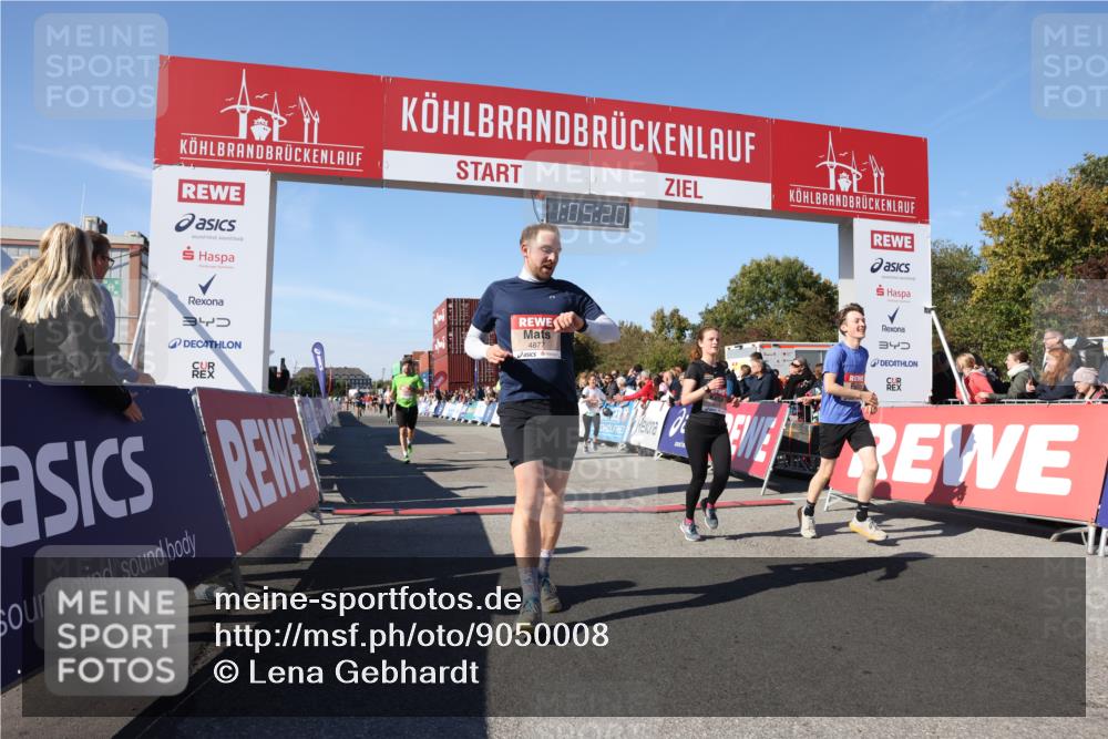 03.10.2025 - Köhlbrandbrückenlauf Lena Gebhardt http://msf.ph/oto/9050008 03.10.2025 13:05:20 Ziel 4272, 4344, 4390, 4490, 4496, 4584, 4585, 4877, 5637, 5969, 6041, 6044, 6081 meine-sportfotos.de