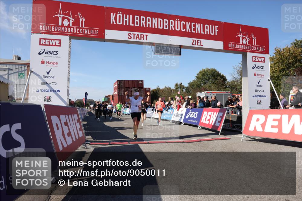 03.10.2025 - Köhlbrandbrückenlauf Lena Gebhardt http://msf.ph/oto/9050011 03.10.2025 13:21:07 Ziel 4393, 4680, 4749, 4846, 5130, 5156, 5265, 5363, 5377, 5450, 5501, 5618, 5746, 5878, 5882, 5883, 6262, 6282, 6296, 6602, 6645, 6646, 6648, 6650, 6756, 6780 meine-sportfotos.de