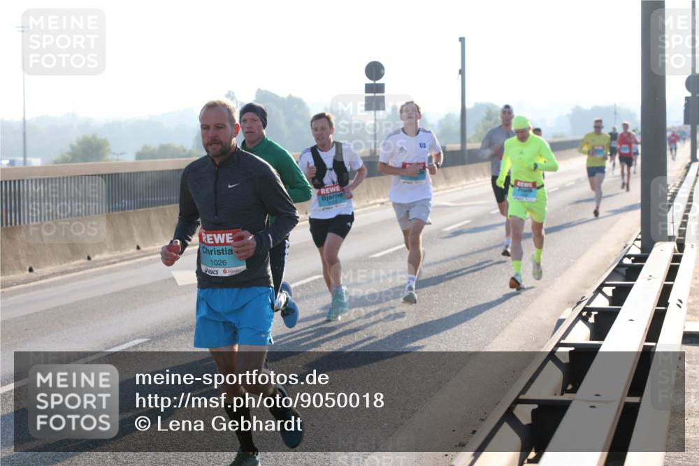 03.10.2025 - Köhlbrandbrückenlauf Lena Gebhardt http://msf.ph/oto/9050018 03.10.2025 09:13:34 Position 1 1026 meine-sportfotos.de