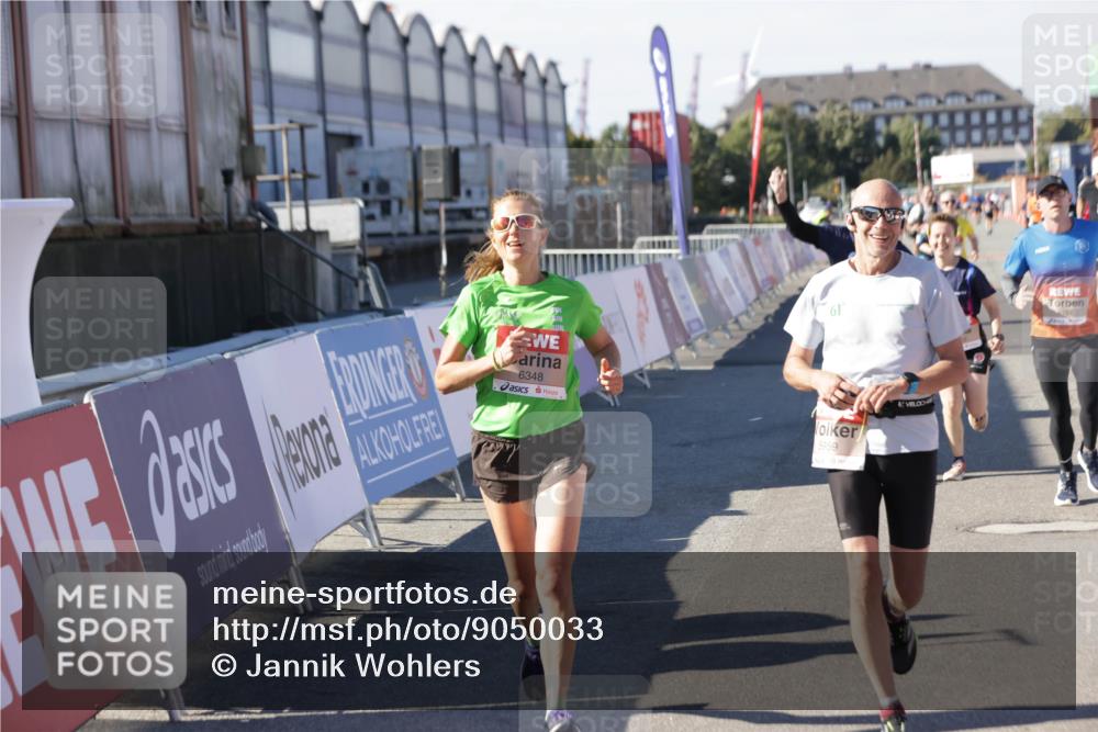03.10.2025 - Köhlbrandbrückenlauf Jannik Wohlers http://msf.ph/oto/9050033 03.10.2025 13:07:59 Ziel 4184, 4310, 4357, 4382, 4395, 4639, 5959, 5993, 6022, 6120, 6163, 6244, 6285, 6348, 6409, 6651, 6696 meine-sportfotos.de