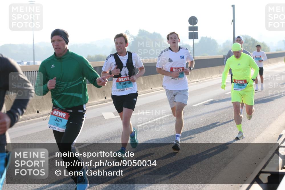 03.10.2025 - Köhlbrandbrückenlauf Lena Gebhardt http://msf.ph/oto/9050034 03.10.2025 09:13:35 Position 1 1187, 3153, 4, 3460 meine-sportfotos.de