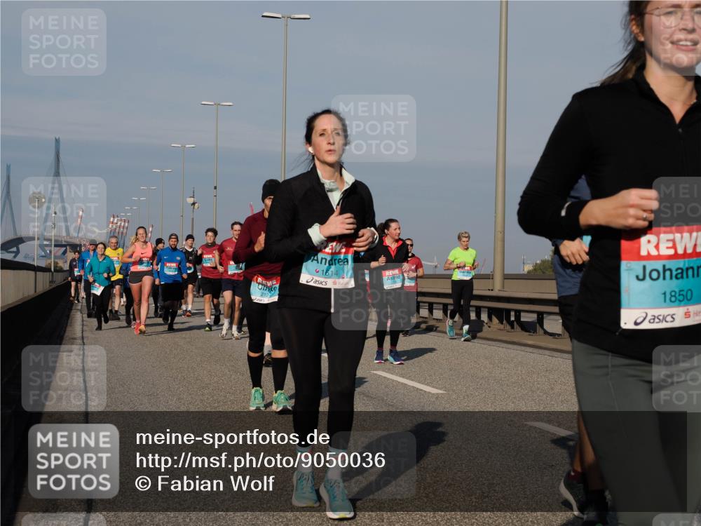 03.10.2025 - Köhlbrandbrückenlauf Fabian Wolf http://msf.ph/oto/9050036 03.10.2025 10:01:13 Position 3 1614, 2124, 1850 meine-sportfotos.de