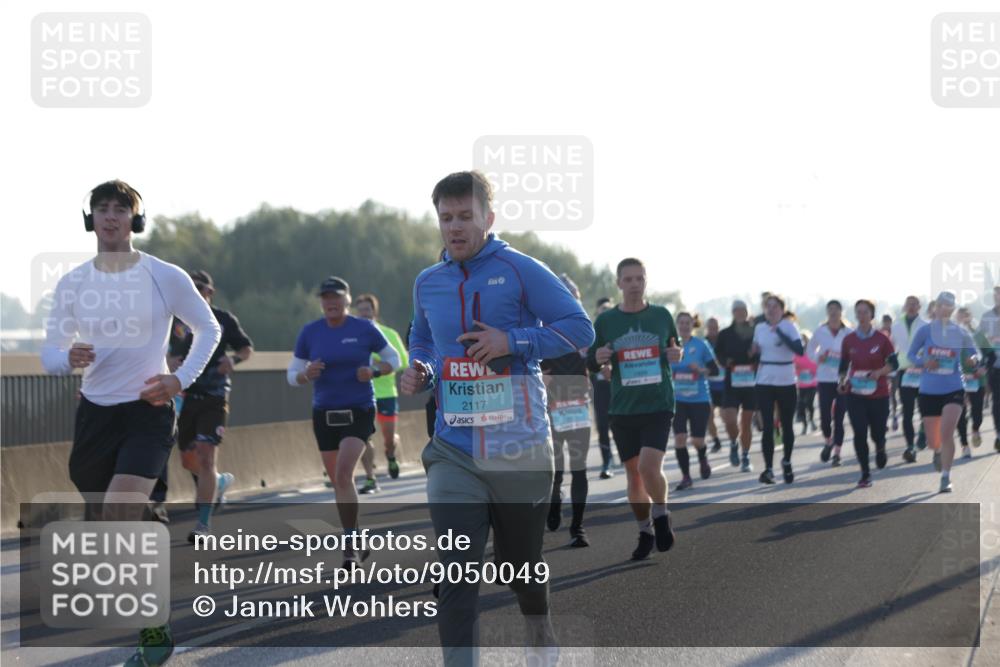 03.10.2025 - Köhlbrandbrückenlauf Jannik Wohlers http://msf.ph/oto/9050049 03.10.2025 09:18:38 Position 3 2117 meine-sportfotos.de
