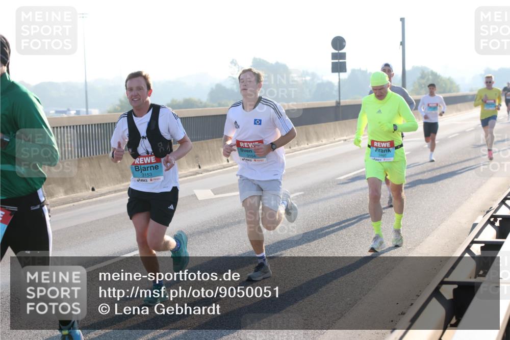 03.10.2025 - Köhlbrandbrückenlauf Lena Gebhardt http://msf.ph/oto/9050051 03.10.2025 09:13:35 Position 1 3153, 3154, 3460 meine-sportfotos.de