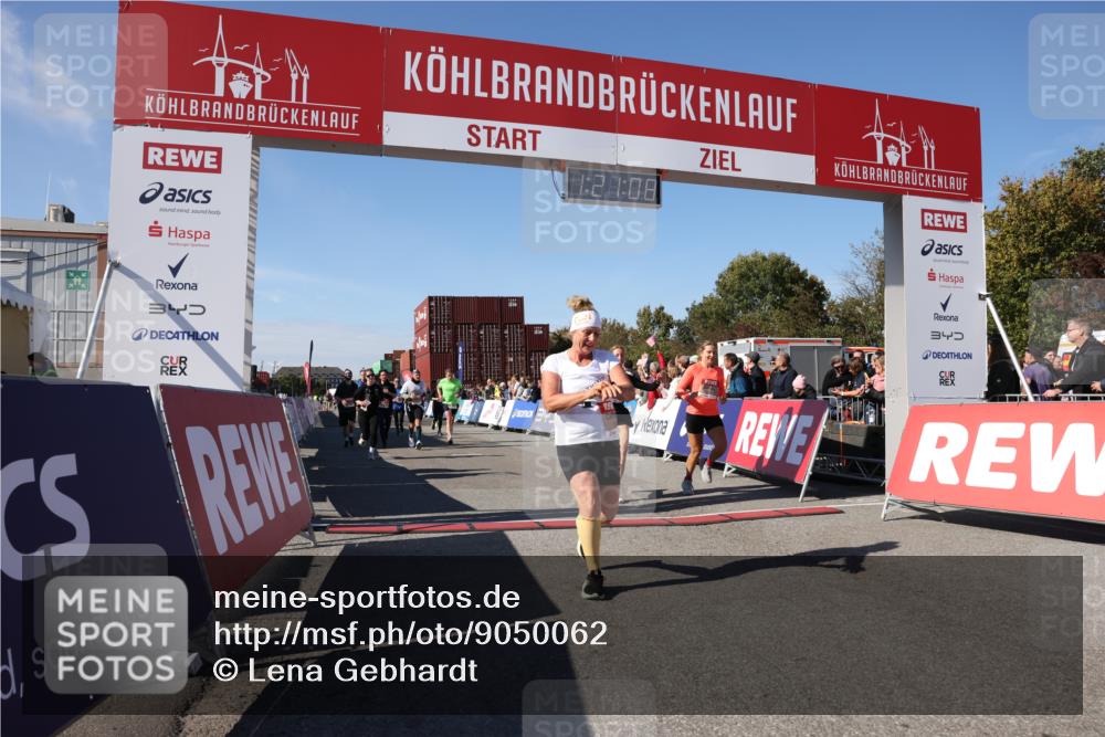 03.10.2025 - Köhlbrandbrückenlauf Lena Gebhardt http://msf.ph/oto/9050062 03.10.2025 13:21:08 Ziel 4393, 4680, 4749, 4846, 5156, 5265, 5363, 5377, 5450, 5618, 5746, 5878, 5882, 5883, 6262, 6282, 6296, 6602, 6645, 6646, 6648, 6650, 6756 meine-sportfotos.de