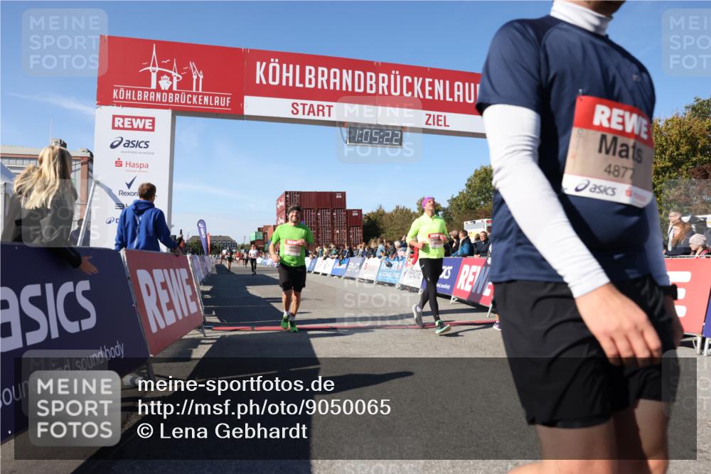03.10.2025 - Köhlbrandbrückenlauf Lena Gebhardt http://msf.ph/oto/9050065 03.10.2025 13:05:22 Ziel 4272, 4344, 4390, 4496, 4584, 4877, 5637, 5969, 6041, 6044, 6081 meine-sportfotos.de