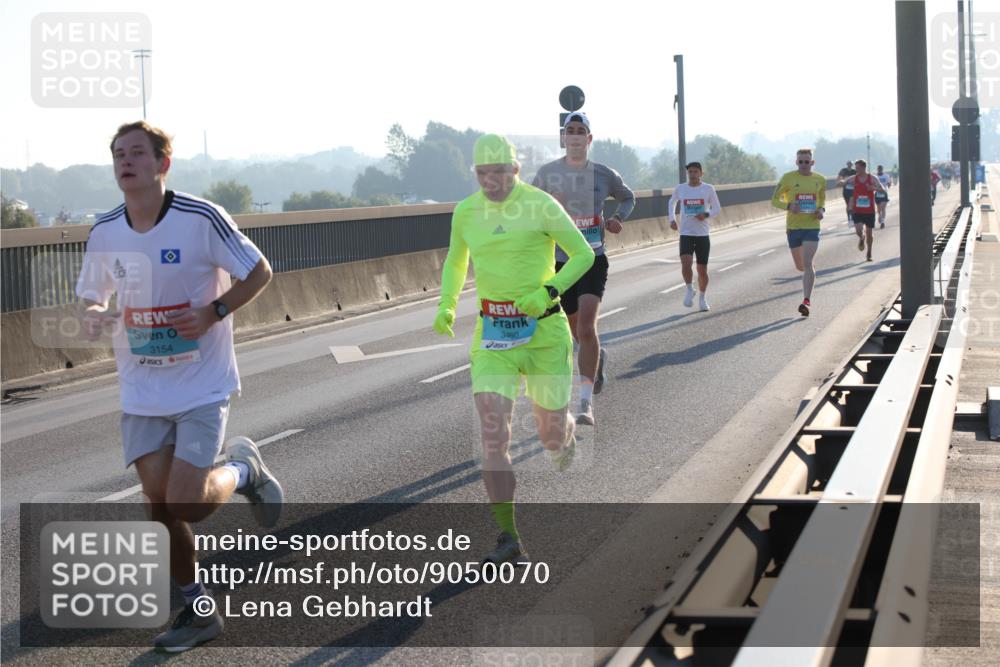 03.10.2025 - Köhlbrandbrückenlauf Lena Gebhardt http://msf.ph/oto/9050070 03.10.2025 09:13:36 Position 1 3154, 3460 meine-sportfotos.de