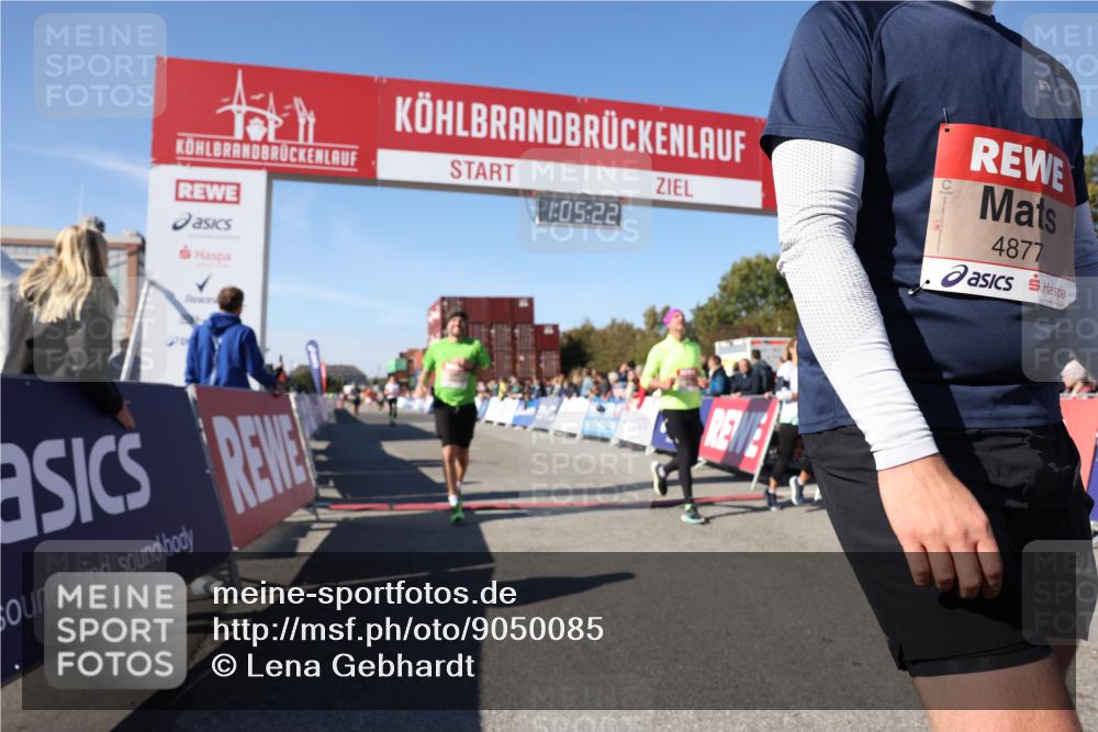 03.10.2025 - Köhlbrandbrückenlauf Lena Gebhardt http://msf.ph/oto/9050085 03.10.2025 13:05:22 Ziel 4272, 4344, 4390, 4496, 4584, 4877, 5637, 5969, 6041, 6044, 6081 meine-sportfotos.de