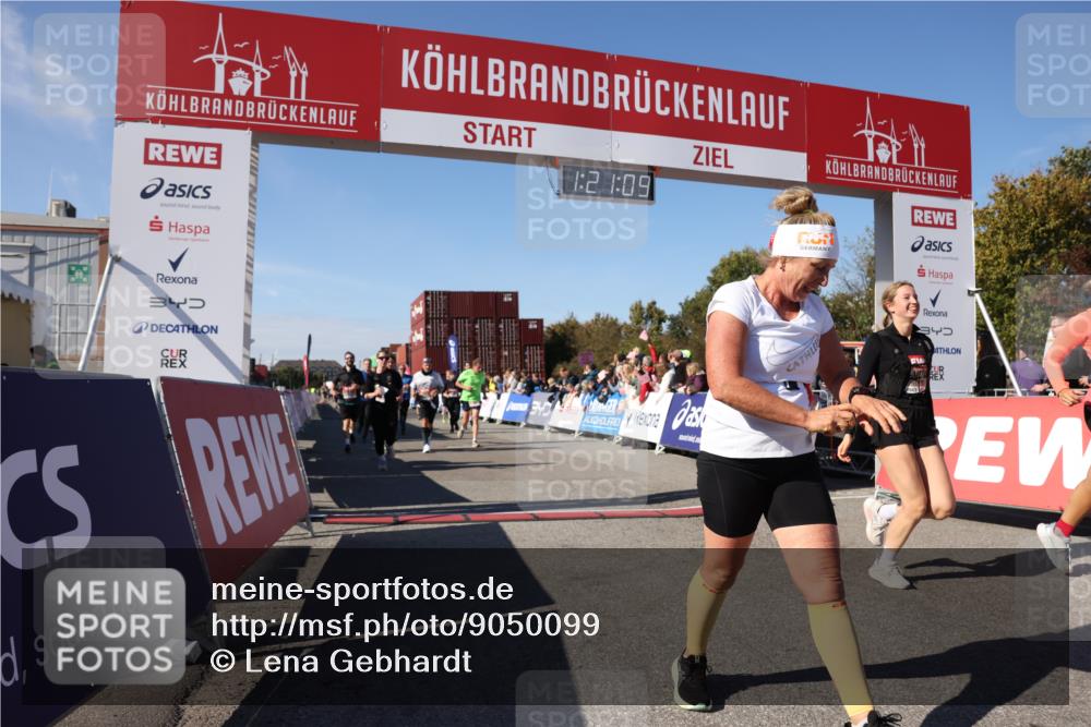 03.10.2025 - Köhlbrandbrückenlauf Lena Gebhardt http://msf.ph/oto/9050099 03.10.2025 13:21:09 Ziel 4393, 4601, 4680, 4749, 4846, 5265, 5363, 5450, 5618, 5746, 5878, 5882, 5883, 6262, 6282, 6296, 6602, 6645, 6646, 6648, 6650, 6756 meine-sportfotos.de