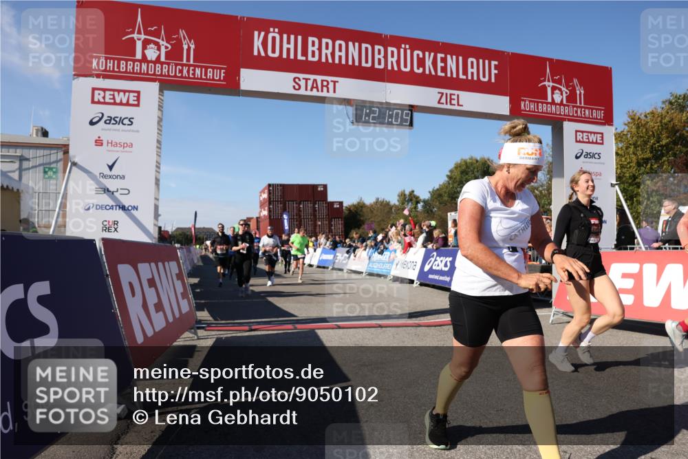 03.10.2025 - Köhlbrandbrückenlauf Lena Gebhardt http://msf.ph/oto/9050102 03.10.2025 13:21:09 Ziel 4393, 4601, 4680, 4749, 4846, 5265, 5363, 5450, 5618, 5746, 5878, 5882, 5883, 6262, 6282, 6296, 6602, 6645, 6646, 6648, 6650, 6756 meine-sportfotos.de