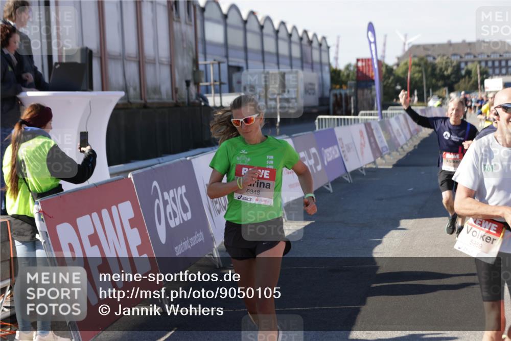 03.10.2025 - Köhlbrandbrückenlauf Jannik Wohlers http://msf.ph/oto/9050105 03.10.2025 13:08:00 Ziel 4184, 4310, 4357, 4395, 4639, 5959, 5993, 6022, 6120, 6163, 6244, 6285, 6348, 6409, 6635, 6651, 6696 meine-sportfotos.de
